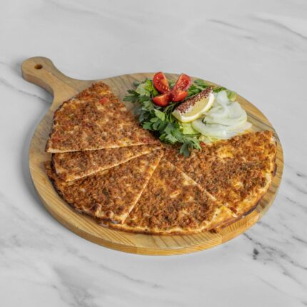 Lahmacun Turkish pizza